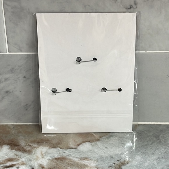 Brand New Sealed Hulu 15 Years of Green 3 Button Collectible Pin Set Anniversary - Picture 2 of 5